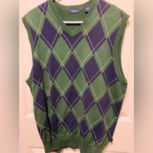 classic IZOD diamond pull over vest